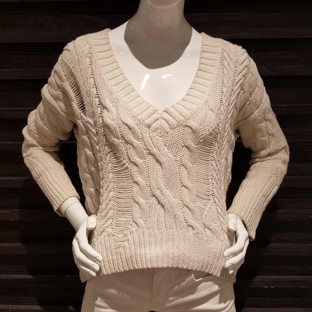 EXPRESS Ivory Cable Knit Sweater